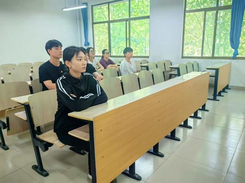 51今日吃瓜明星黑料学生第七党支部举办“传承劳动精神，践行党员担当”专题学习会